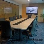 Dubai coworking space with modular seating arrangements