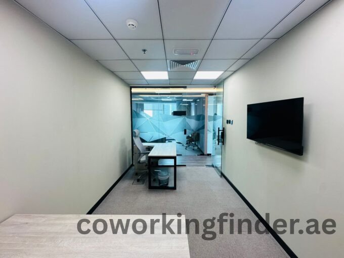 Standing desk in Dubai coworking space for ergonomic work